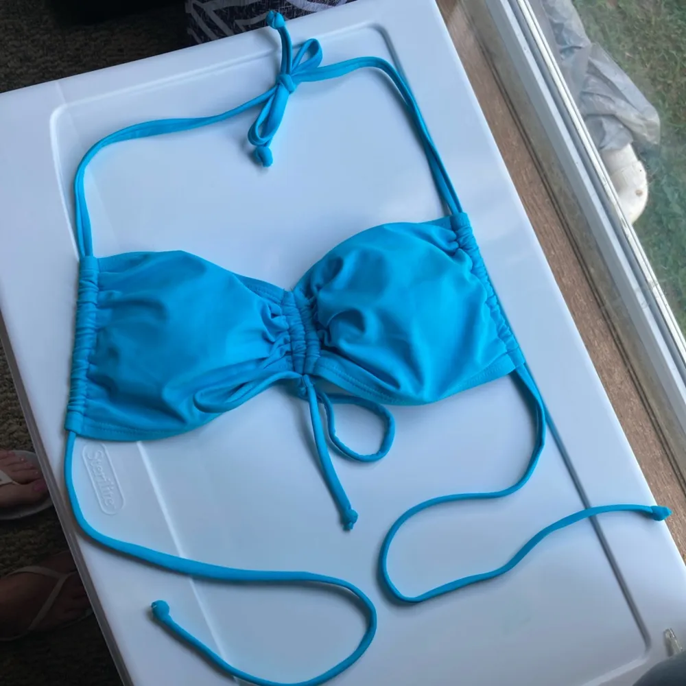 Size M Ruched Bikini Top Size M - Image 15