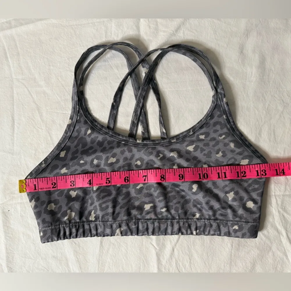Beyond Yoga Lux Atlas Leopard Print Sports Bra In Gray Leopard Small - Image 5