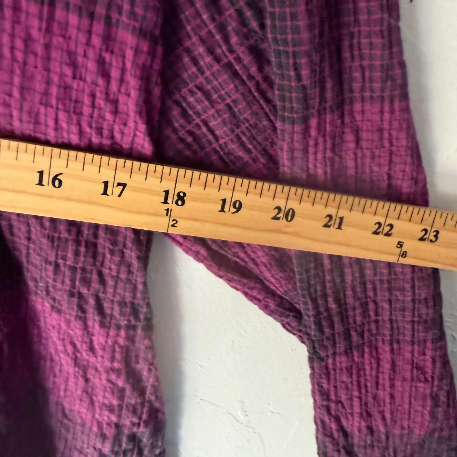 Habitat Plaid Crinkle Tunic Shirt Women Size S Purple Long Sleeve Button Up - Image 5