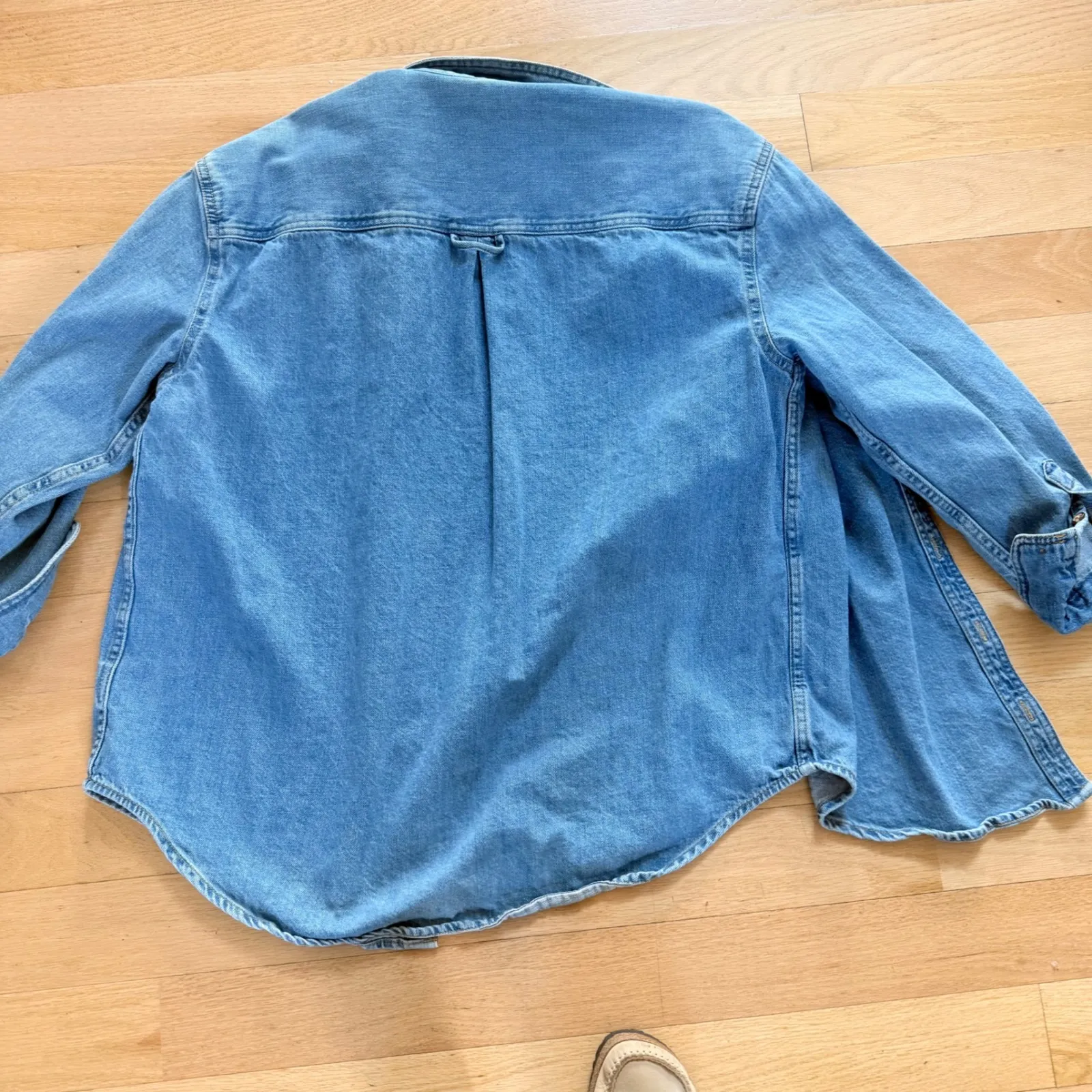 Old Navy The Boyfriend Shirt Light Wash Denim Button Up Casual Top Womens L - Image 5