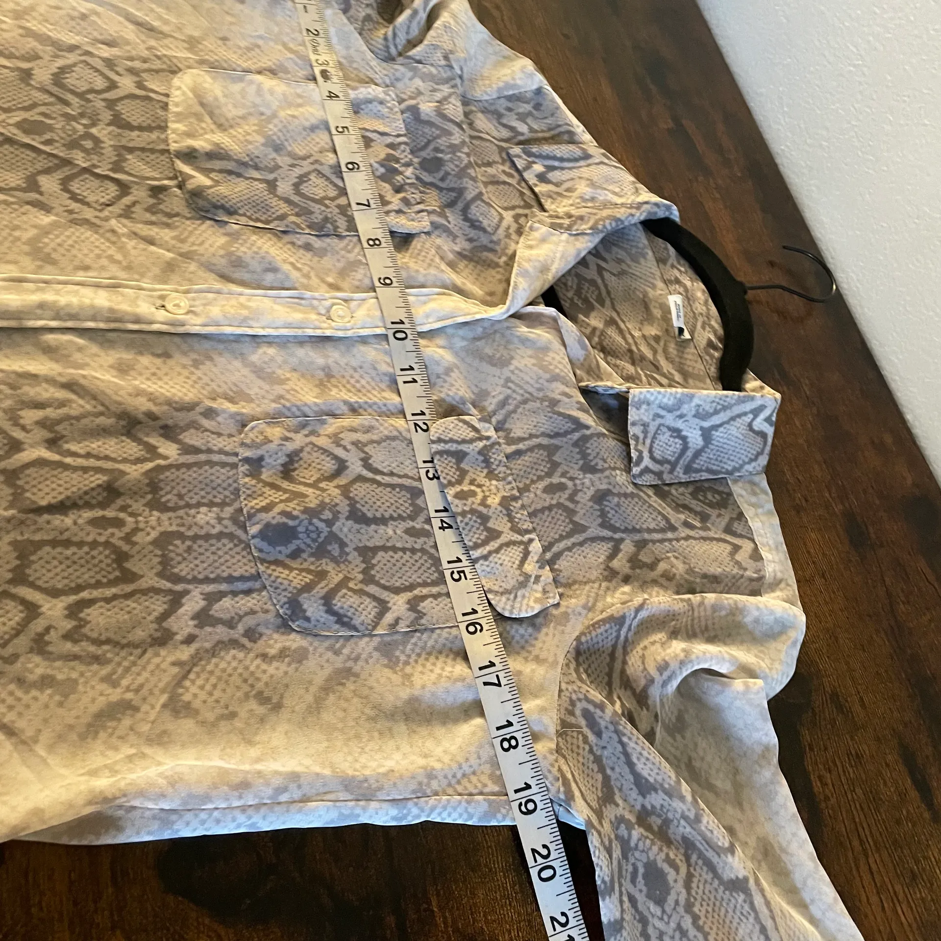 Old Navy snake print button up blouse - Image 10