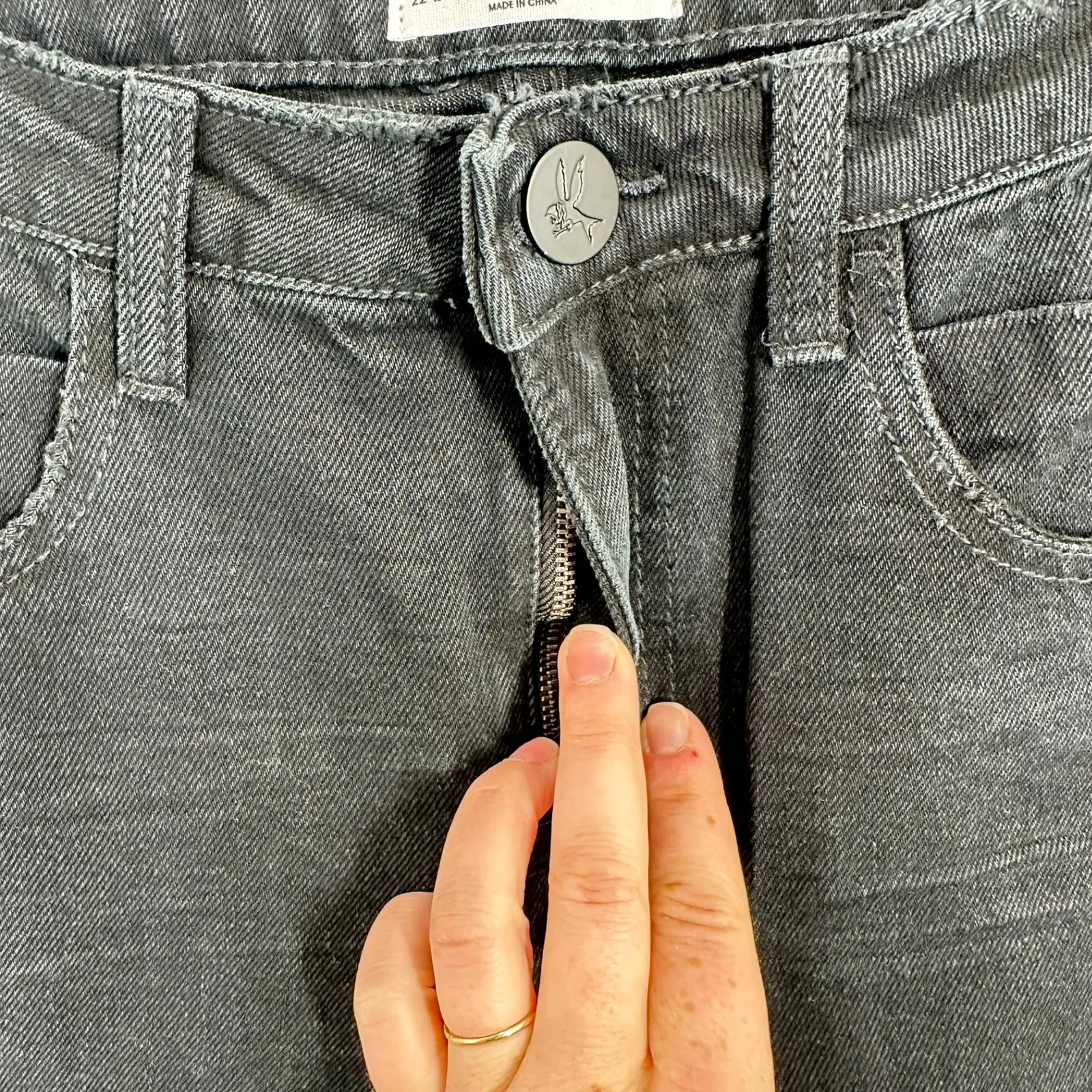 One Teaspoon Kicks‎ Low Waist Black Oak Denim Jeans Frayed Hem Cropped Flare - Image 6