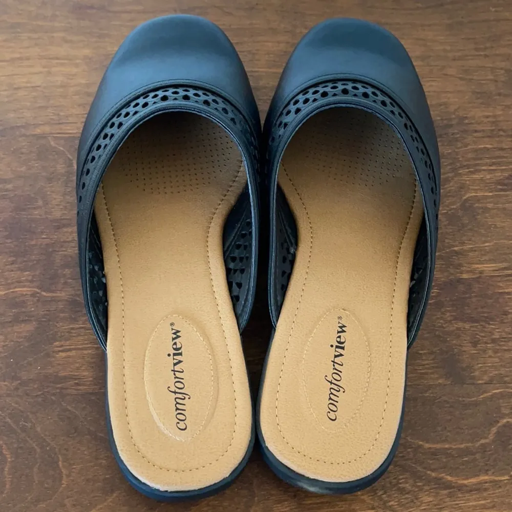 Comfort View Black Slides Size 8 Wide - Image 3