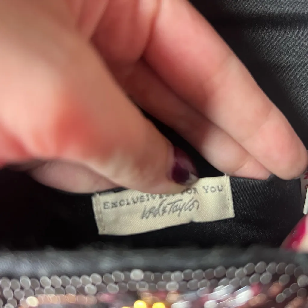 Vintage Y2K/90’s Lord And Taylor Seed Beaded Floral Bag Black Red Shoulder Strap - Image 7