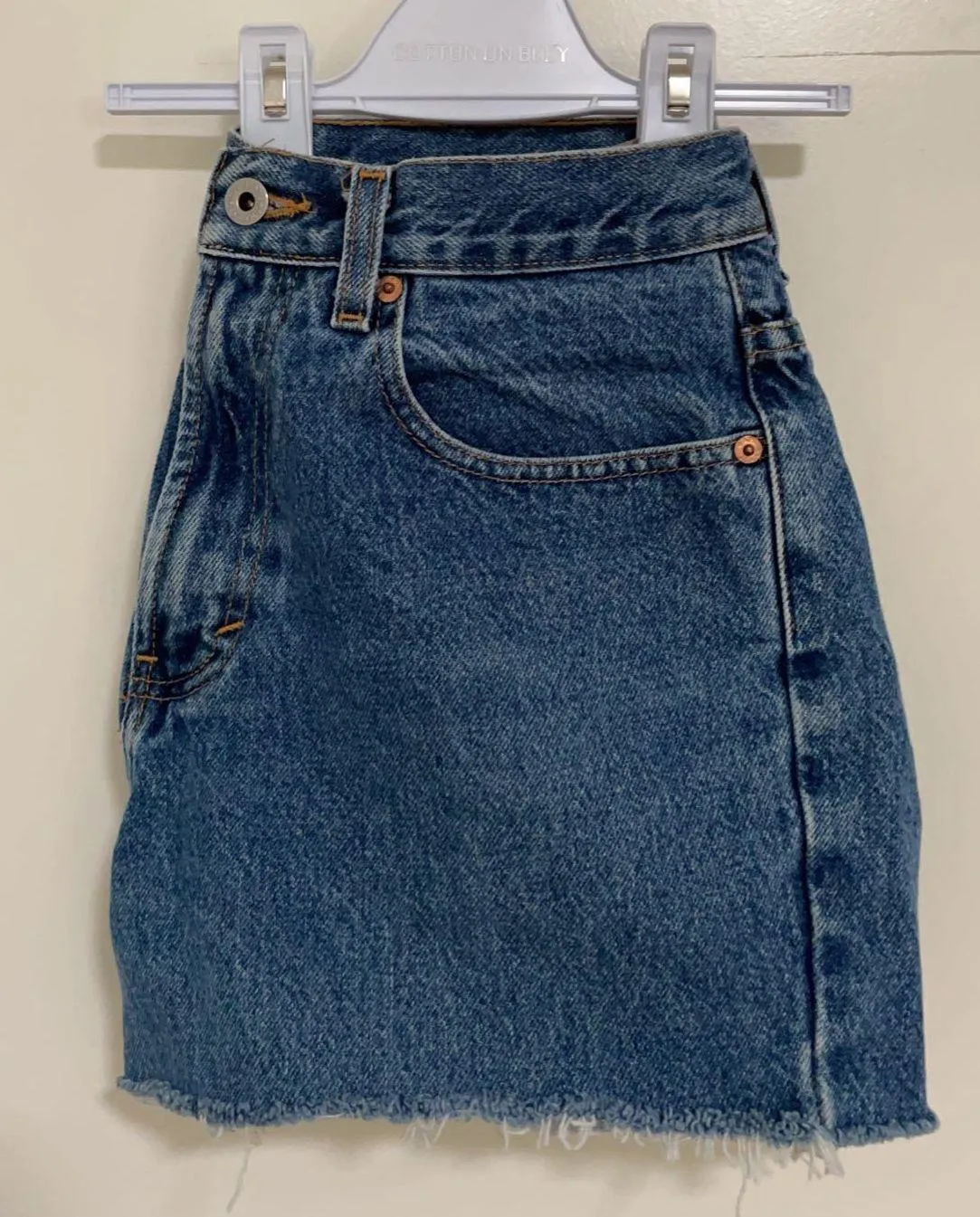 Gap Cutoff Jean Shorts - Image 2