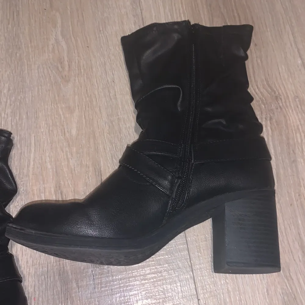 White Mountain black leather heeled Moto boots - Image 5