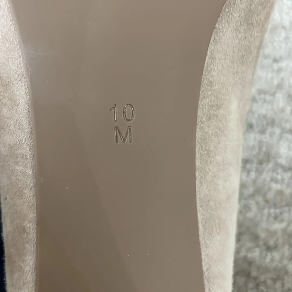 VANELi El Toro Taupe Suede Knotted Bow Pointed Toe Pumps Size 10 - Image 9