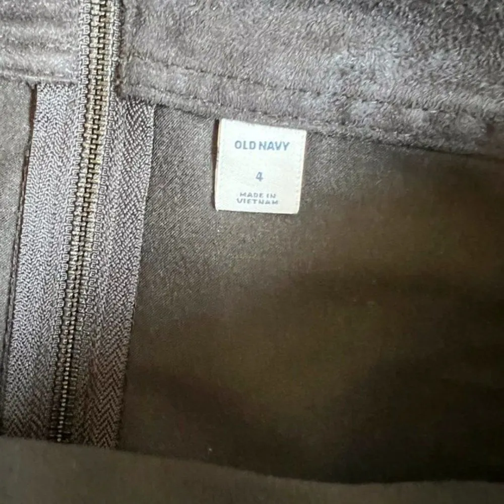 Old Navy size 4 suede mini skirt - Image 5