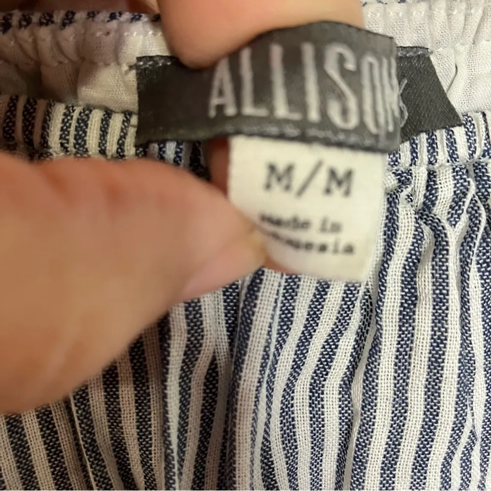 Allison‎ Joy 100% cotton off the shoulder dress women’s size medium blue & white - Image 4