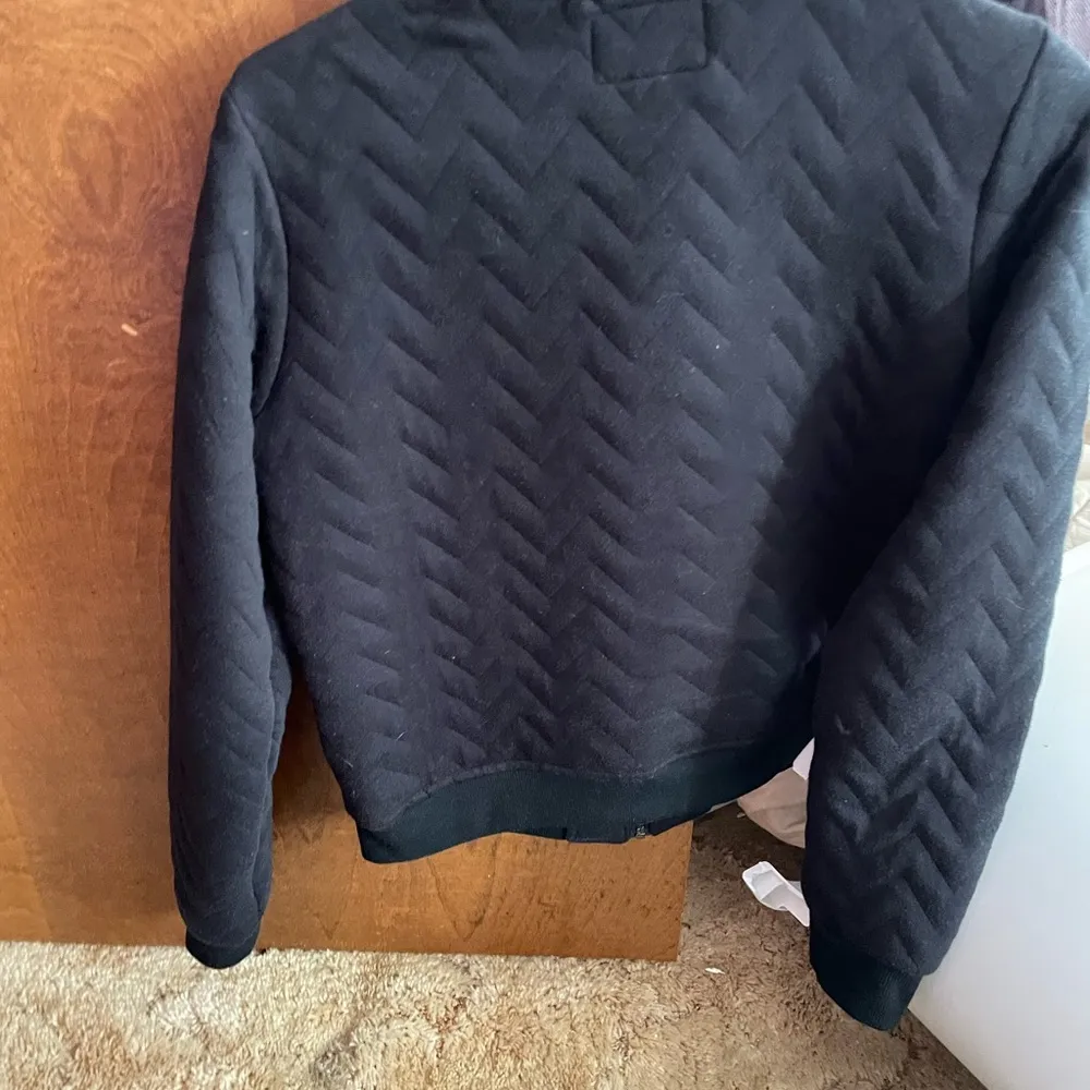 Groovy monkey sartorial savant black zig zag zip bomber jacket small - Image 3