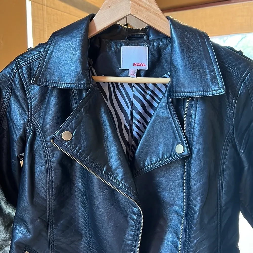Vintage BONGO Black Faux Leather Motorcycle Jacket Size Medium - Image 6