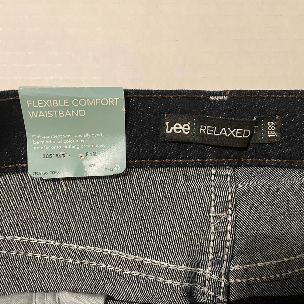 LEE Womens Plus Relaxed Fit Straight Leg Dark Wash Flex Waistband -16 Short - Image 4