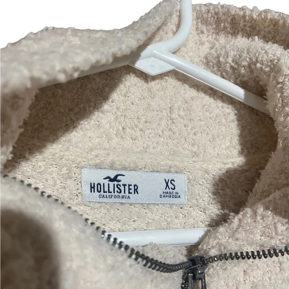 Hollister Ivory Sherpa Like‎ Quarter Zip Size XS - Image 4