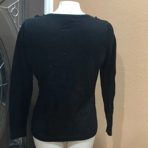 New York and company black v neck sweater Size M - Image 4