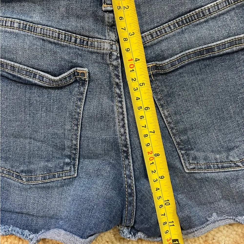 Women’s Size 23  blue jean cutoff booty shorts - Image 6