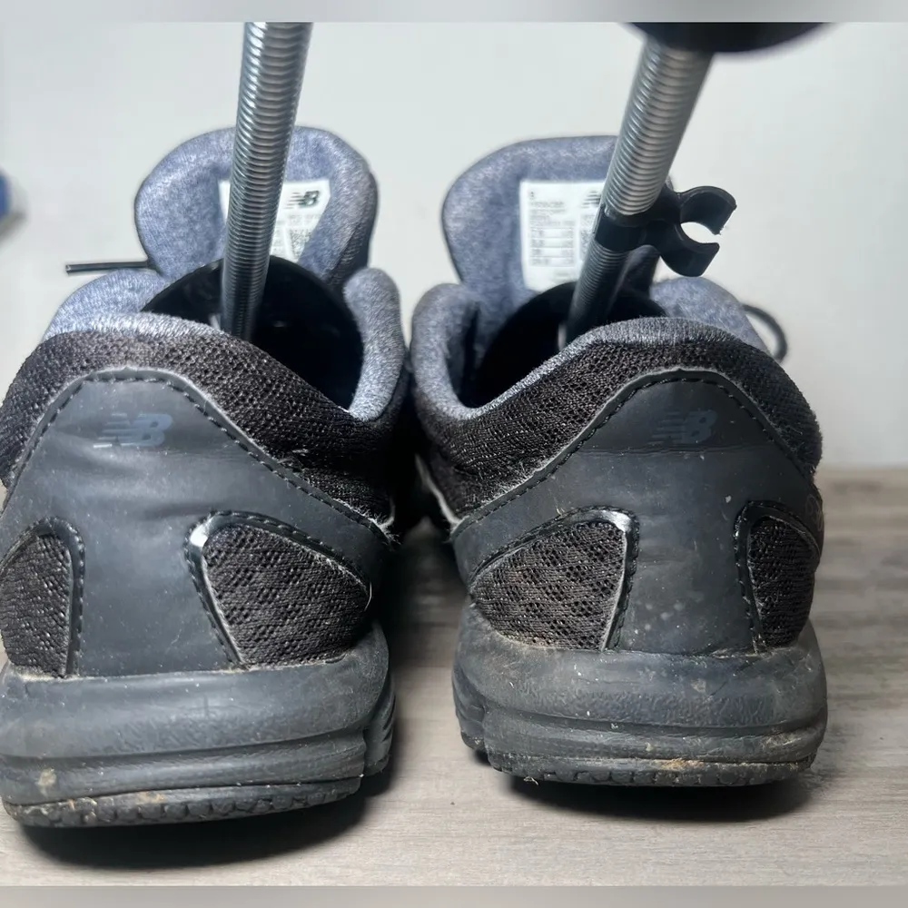 New Balance Women's Black and Grey Athletic Running Sneakers, Size 7.5 - Image 4