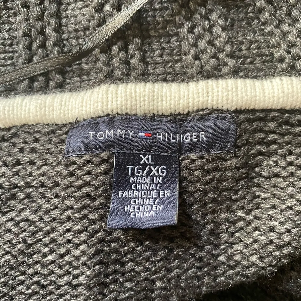 Tommy Hilfiger Gray Pink Black Cableknit Sleeveless Sweater Size XL - Image 5