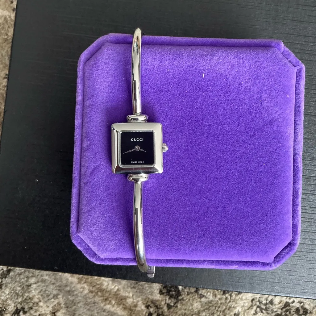Authentic GUCCI bangle watch ❤️❤️❤️ - Image 6