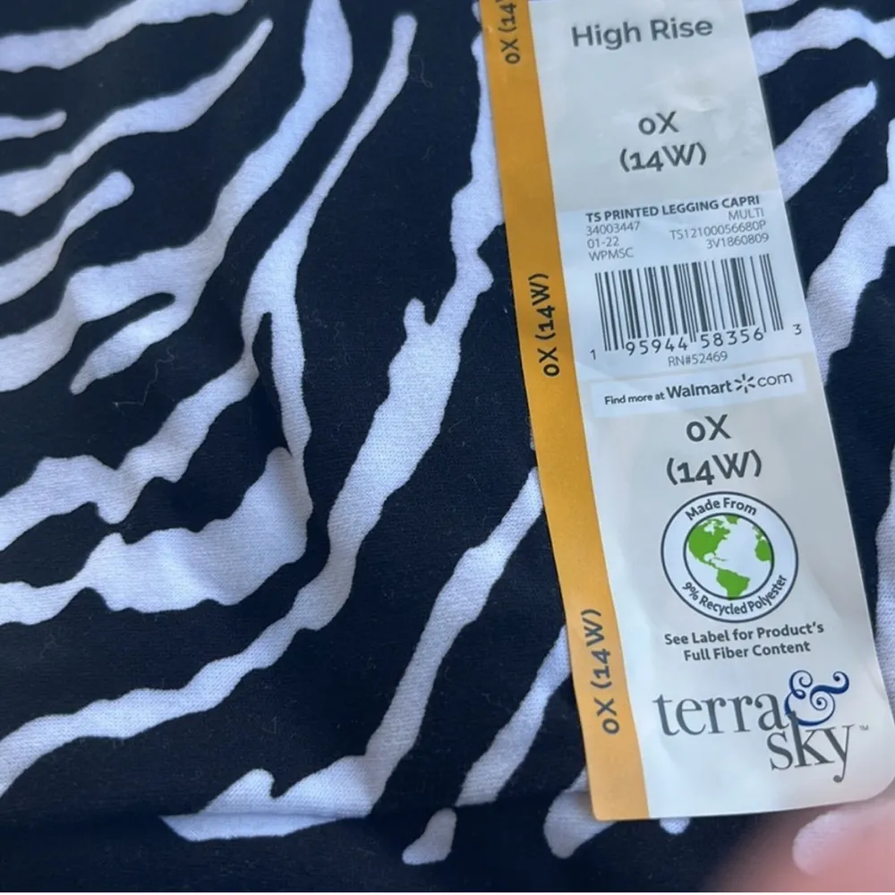 New Terra & Sky Women’s Zebra Print Capri Leggings Size 14W or 0X NWT - Image 3