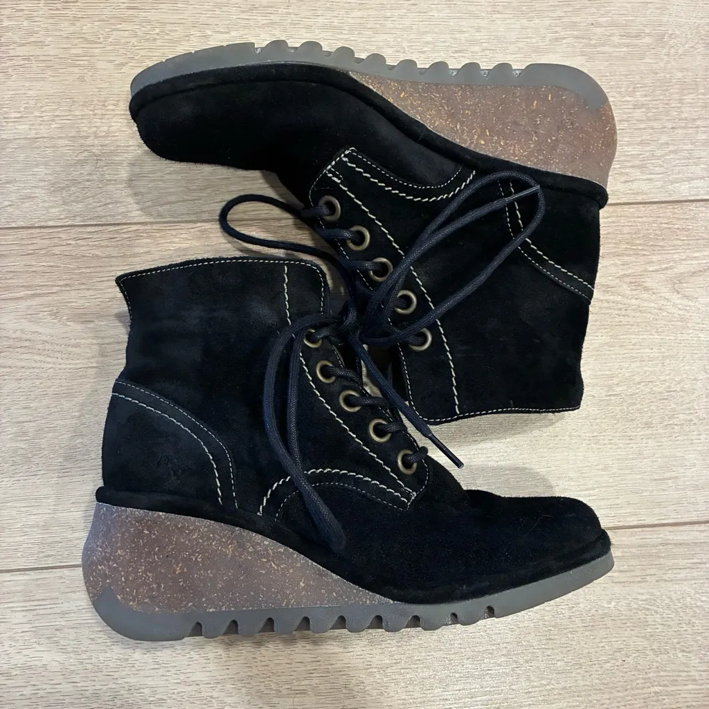 Fly London Women’s Nero Suede Leather Wedge Bootie Black Size 8.5-9/39 - Image 4