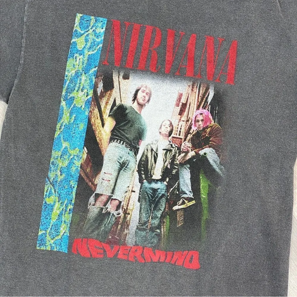 Urban Outfitters Nirvana Nevermind T Shirt Gray Small‎ - Image 3