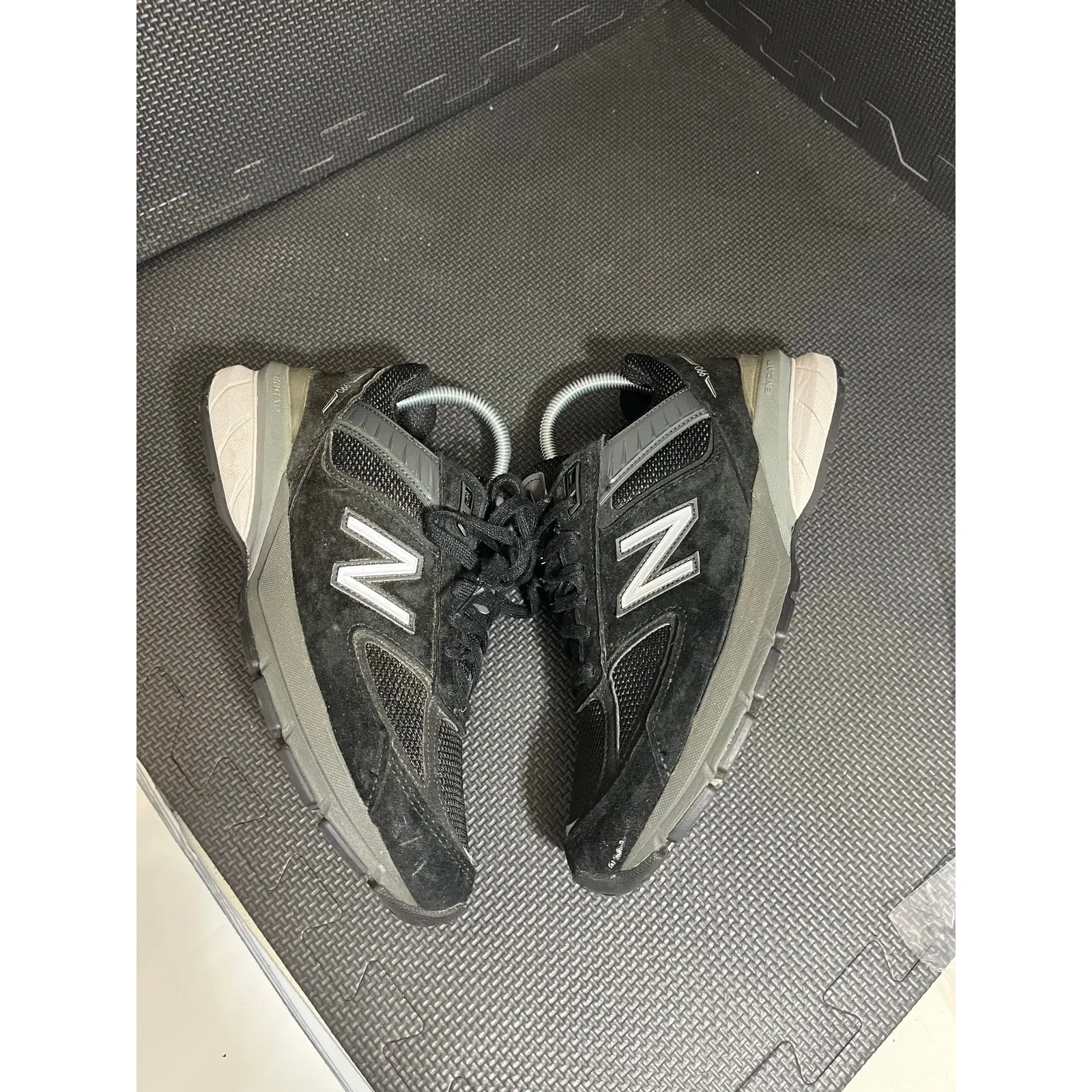 New Balance‎ 990v5 - W990BK5 Black/Silver Women’s Size 8.5 Made in USA Sneaker - Image 4