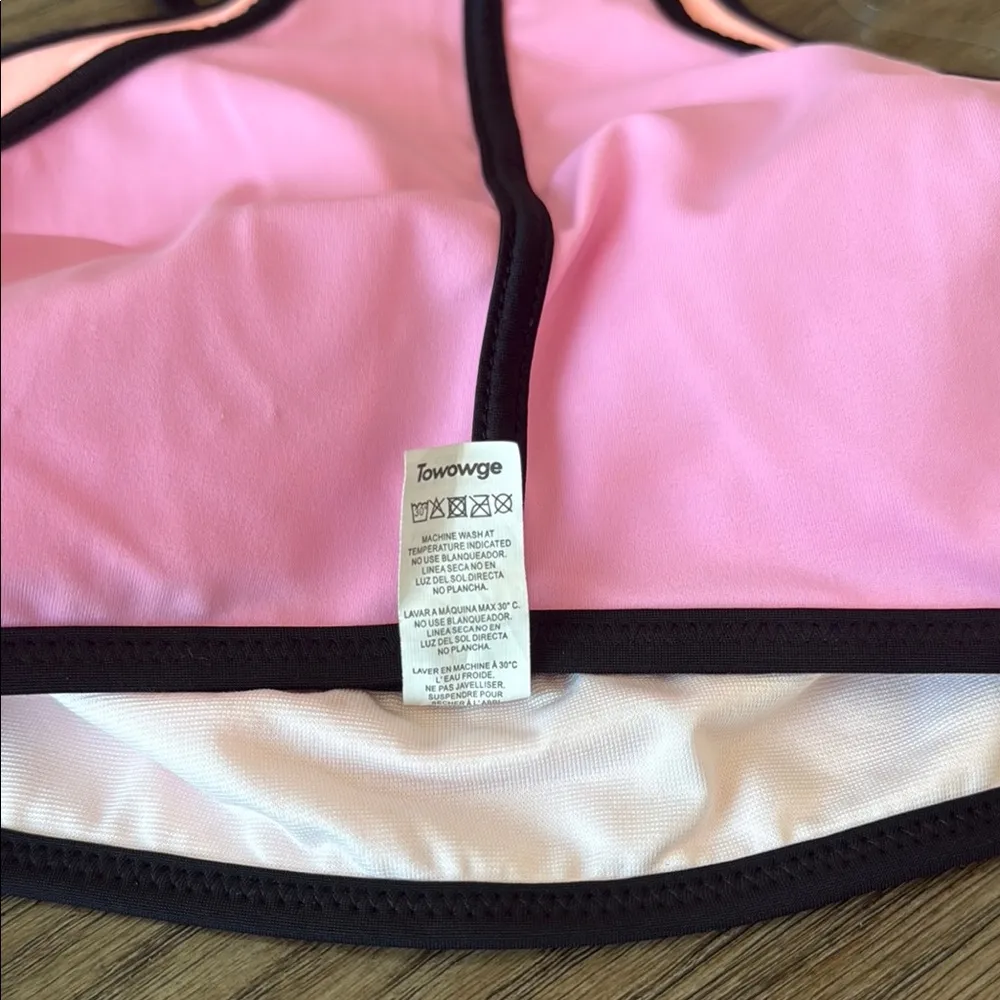 Pink and Black Sleeveless Fitted Crop Top Size undefined - Image 3