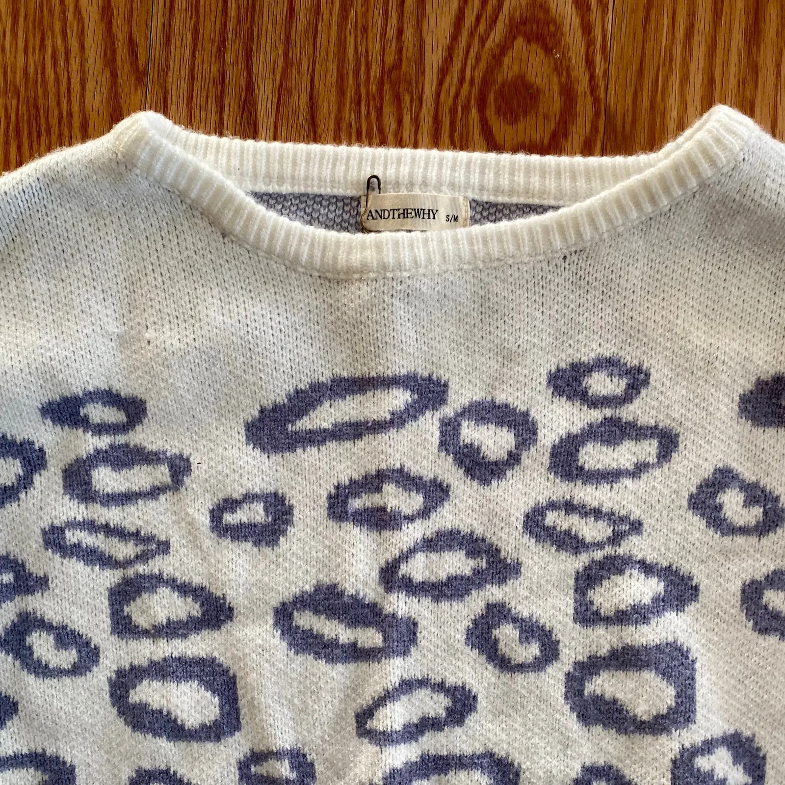 And The Why Cropped Purple Leopard Animal Spot Sweater Top Womens Small Medium White - Image 4