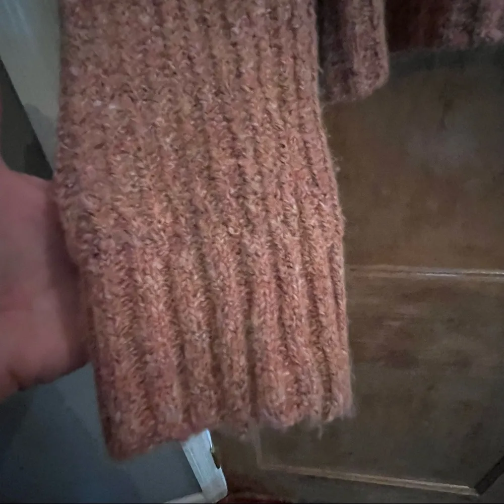 Sincerely Jules  Sweater Pullover With Zipper Neck Closure. Size medium- - Image 5