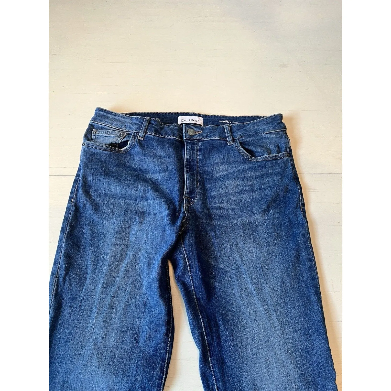 DL 1961 Womens Size 33 Mara Straight Leg Mid Rise‎ In Carlton Denim Jeans - Image 2