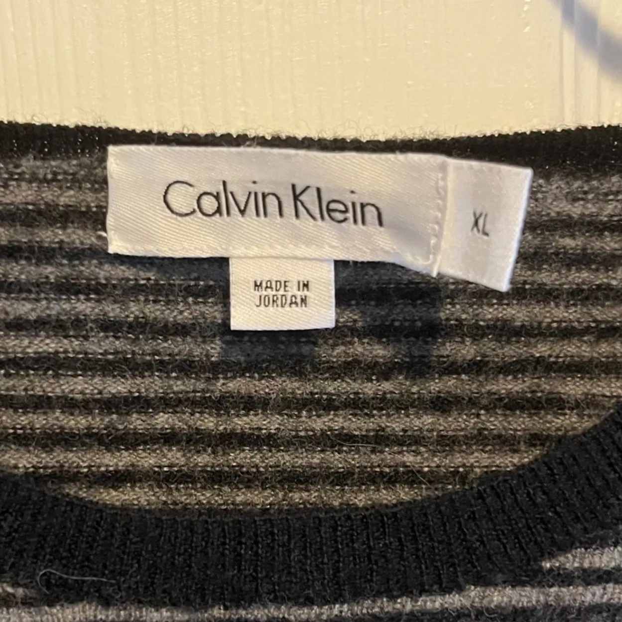 Calvin Klein Women's 100% Merino Wool Striped Crew Neck Sweater XL Black Gray - Image 4