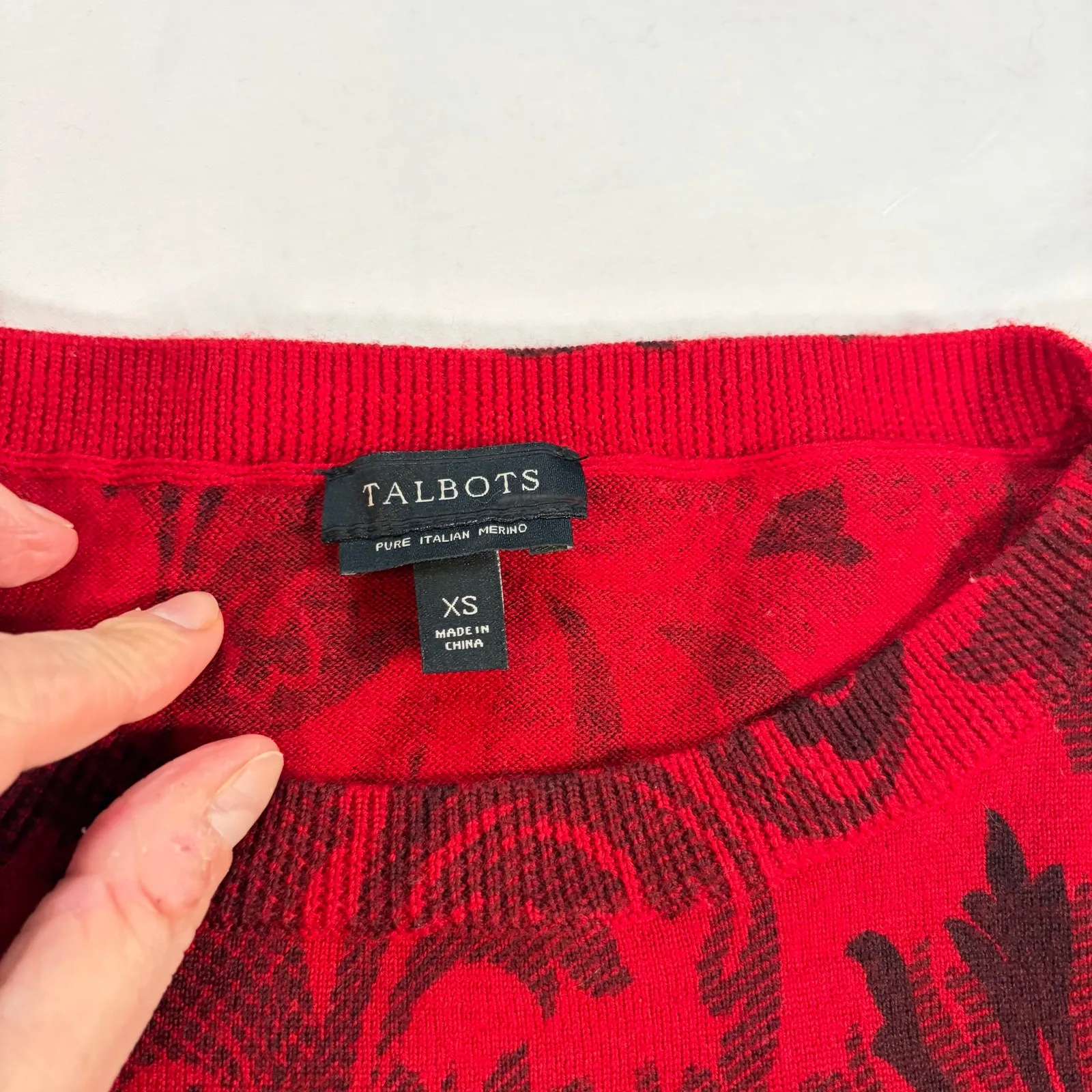 Talbots womens red sweater black floral pattern. 3/4 sleeve crew neck. Size XS - Image 4