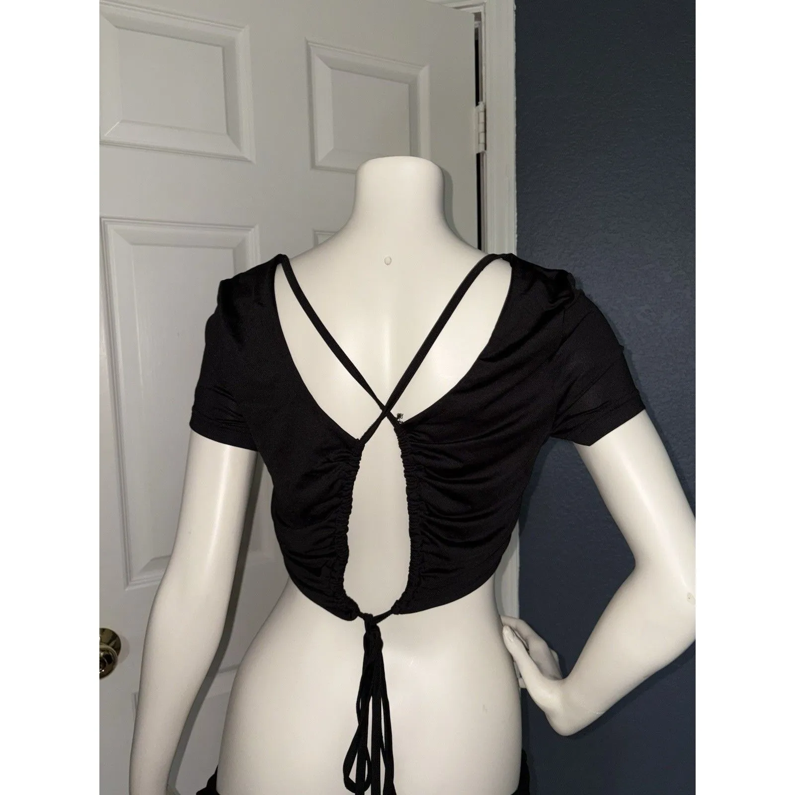 Women’s Black Rib Knit Twist Front Short Sleeve Crop Open Back Self Tie Top Med - Image 5