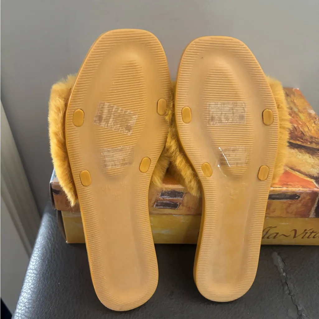 Journee Collection Women's Faux Fur Dusk Slide - Image 5