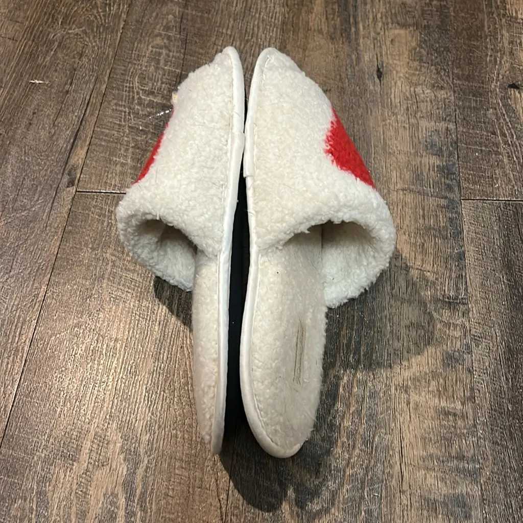 Victoria’s Secret Limited Edition Sherpa Red Heart /Ivory Slippers Brand New L/G - Image 4