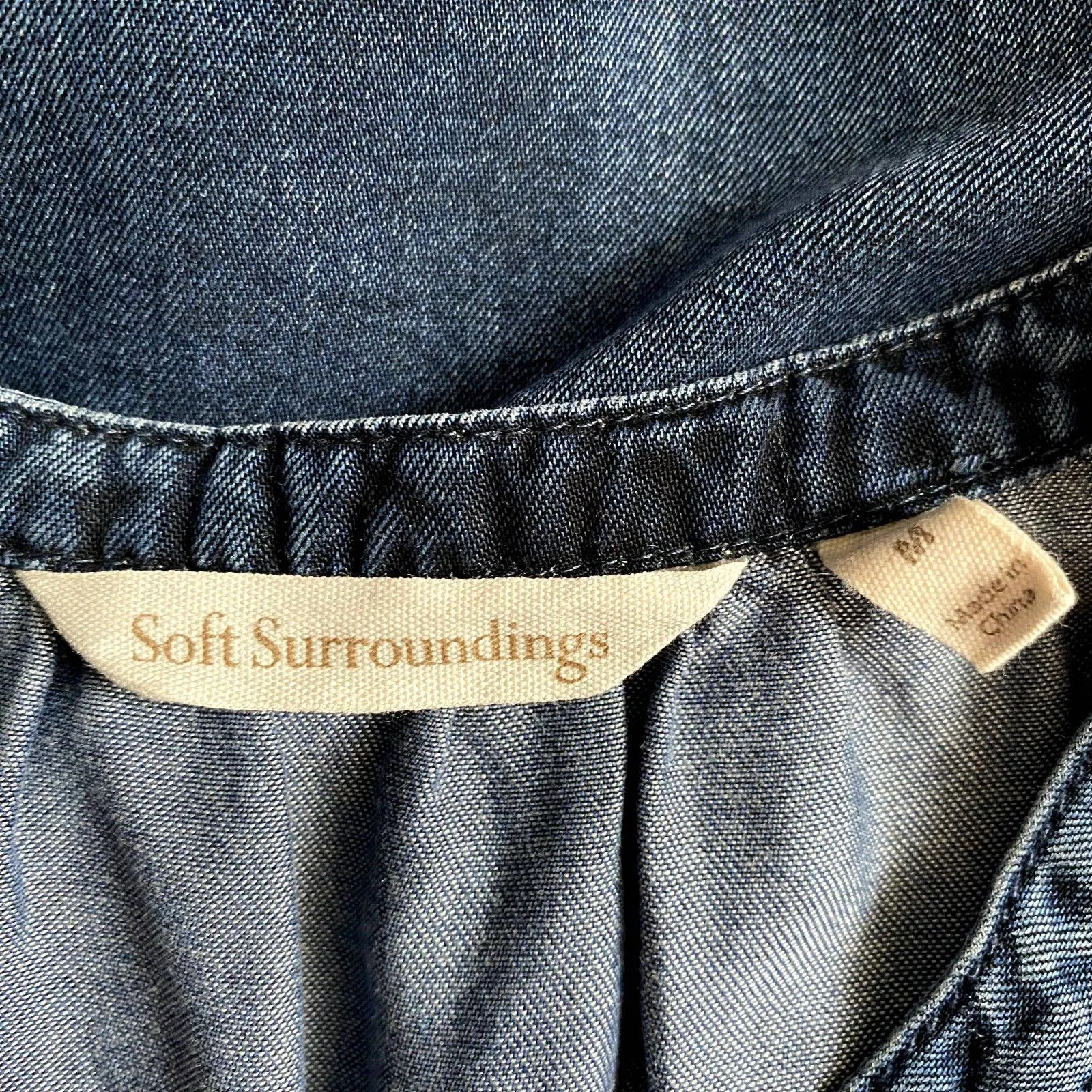 Soft Surroundings‎ Tencel Denim Blouse Pintuck Flutter Sleeve Size Medium - Image 3