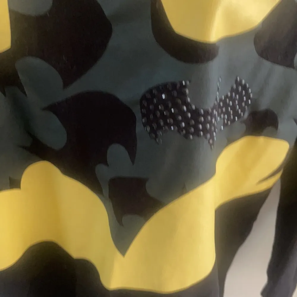 Women’s Batman sweater black rhinestone graphic size large - Image 8