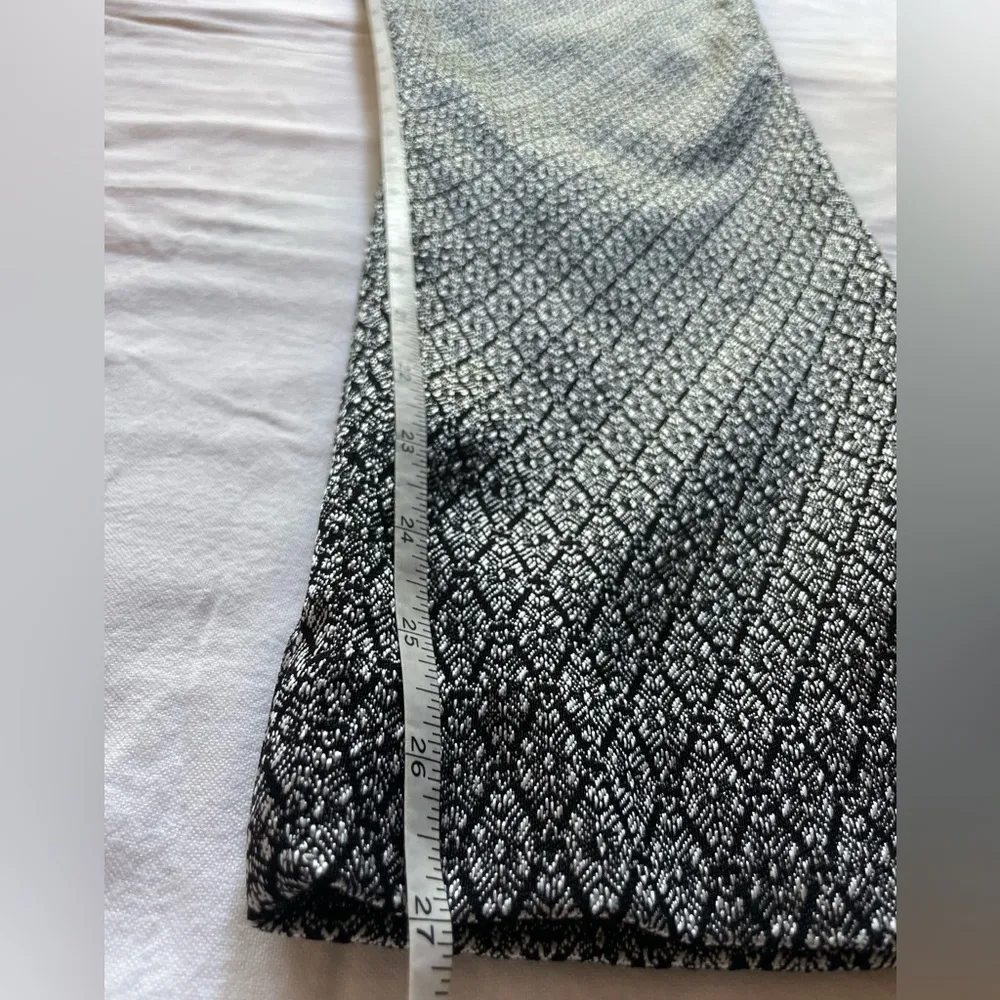 Chicos Silver Tone Diamond Print Jacquard Metallic Women’s Skinny Pants - Image 11