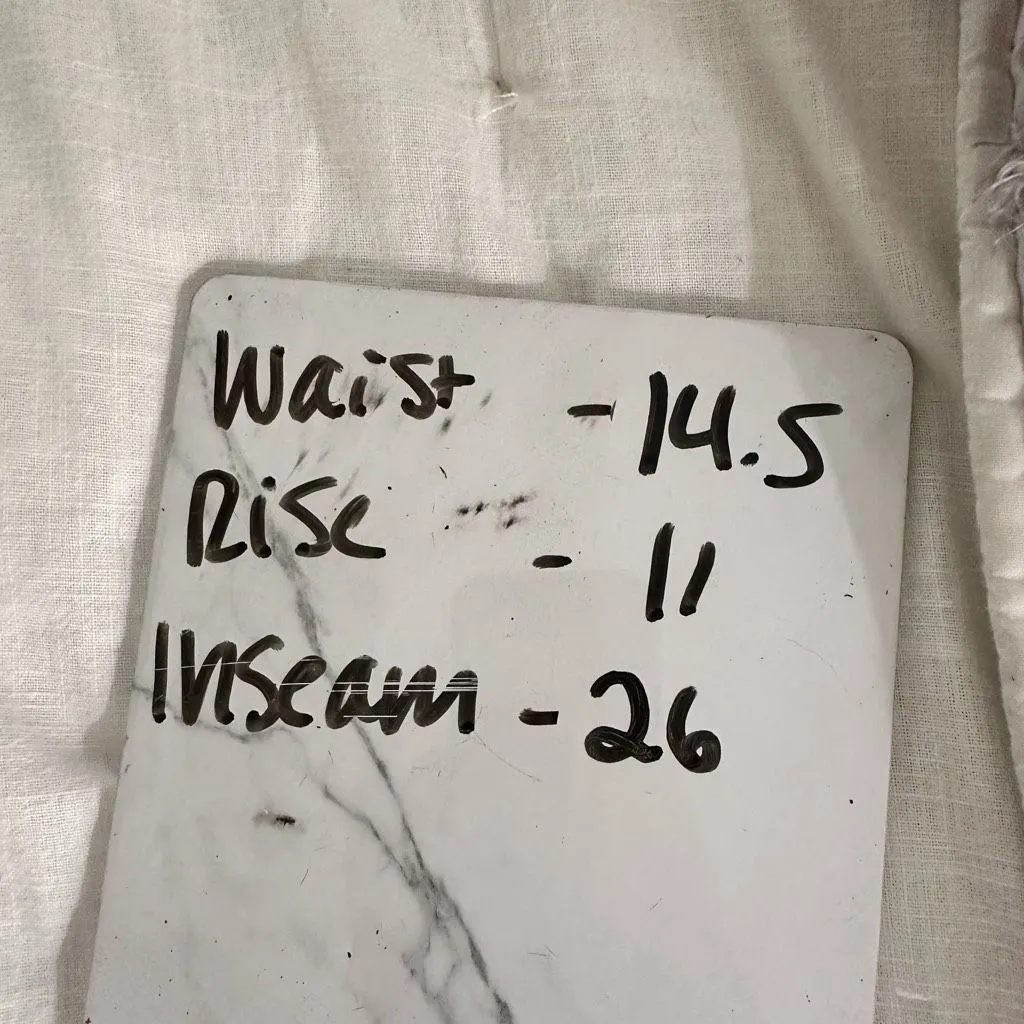 Abercrombie & Fitch Women’s 27 White Curve Love Distressed Mom Jeans High Rise - Image 6