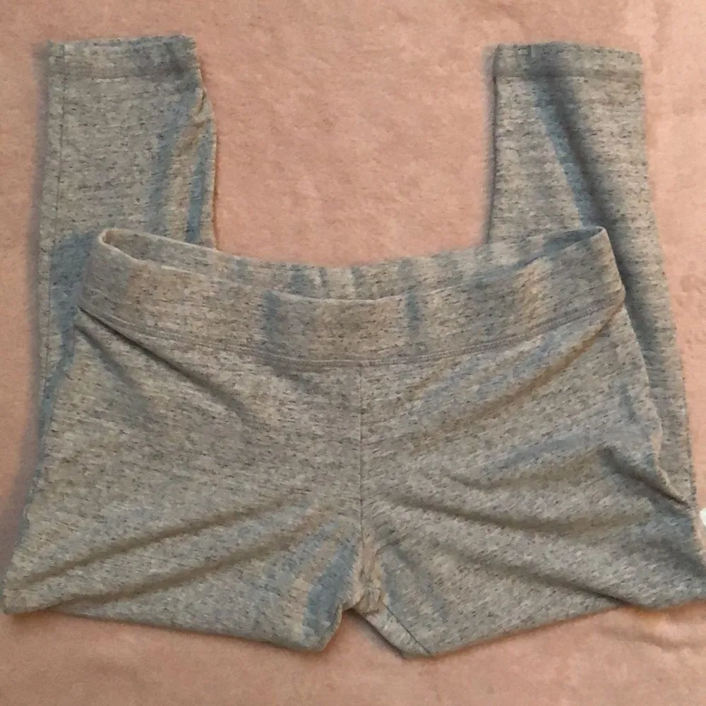 🌻3/20 Merona Capri Sweatpants.  Size Large. - Image 3