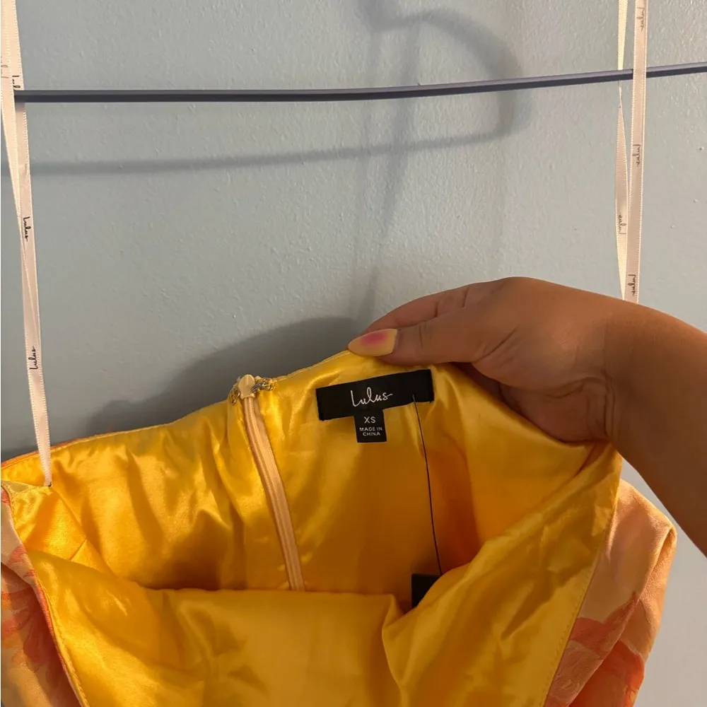 NWT lulus halter top mini dress orange and yellow size XS - Image 6