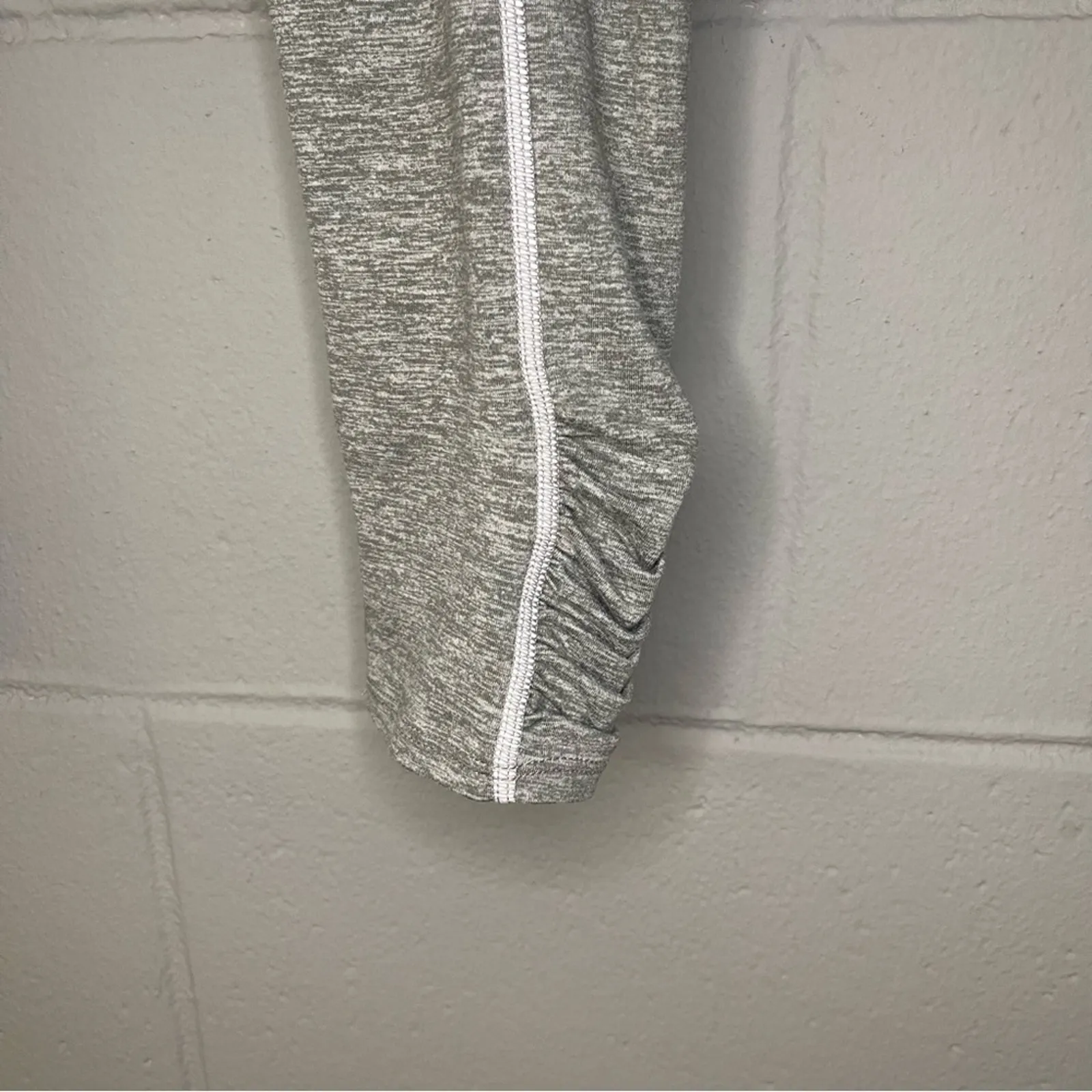 FP Movement You’re a Peach 7/8 Leggings in Grey Women’s Sz XS Athletic Leggings Gray - Image 7