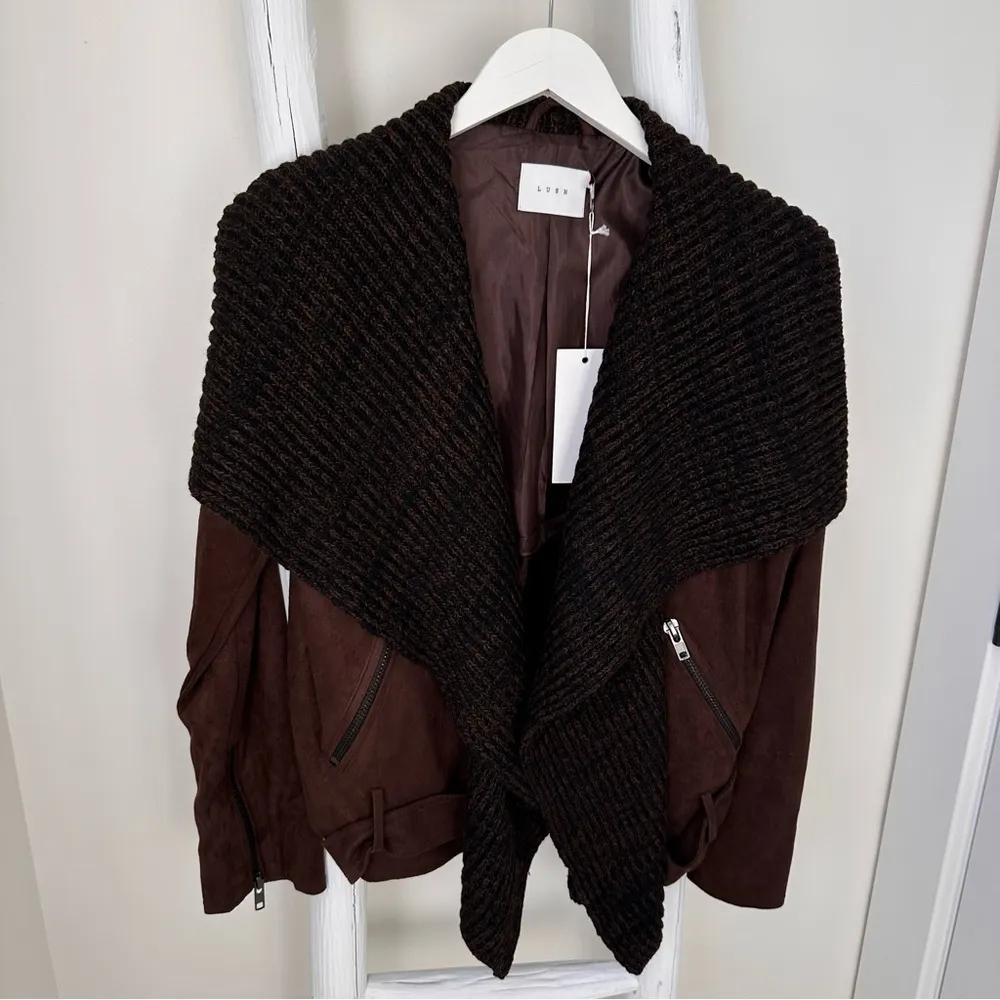 Lush Women’s Draped Faux Suede and Sweater Brown Open Front Moto Jacket Sz L - Image 13