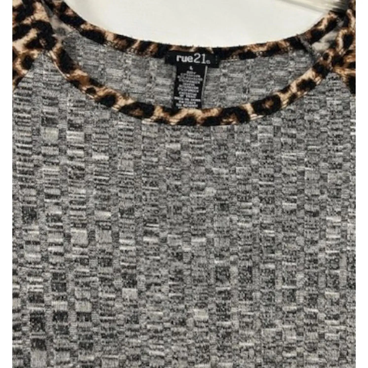 Cheetah Raglan Sleeve Heather Gray Ribbed Knit Top Women’s‎ M Soft Texture Urban Size M - Image 6