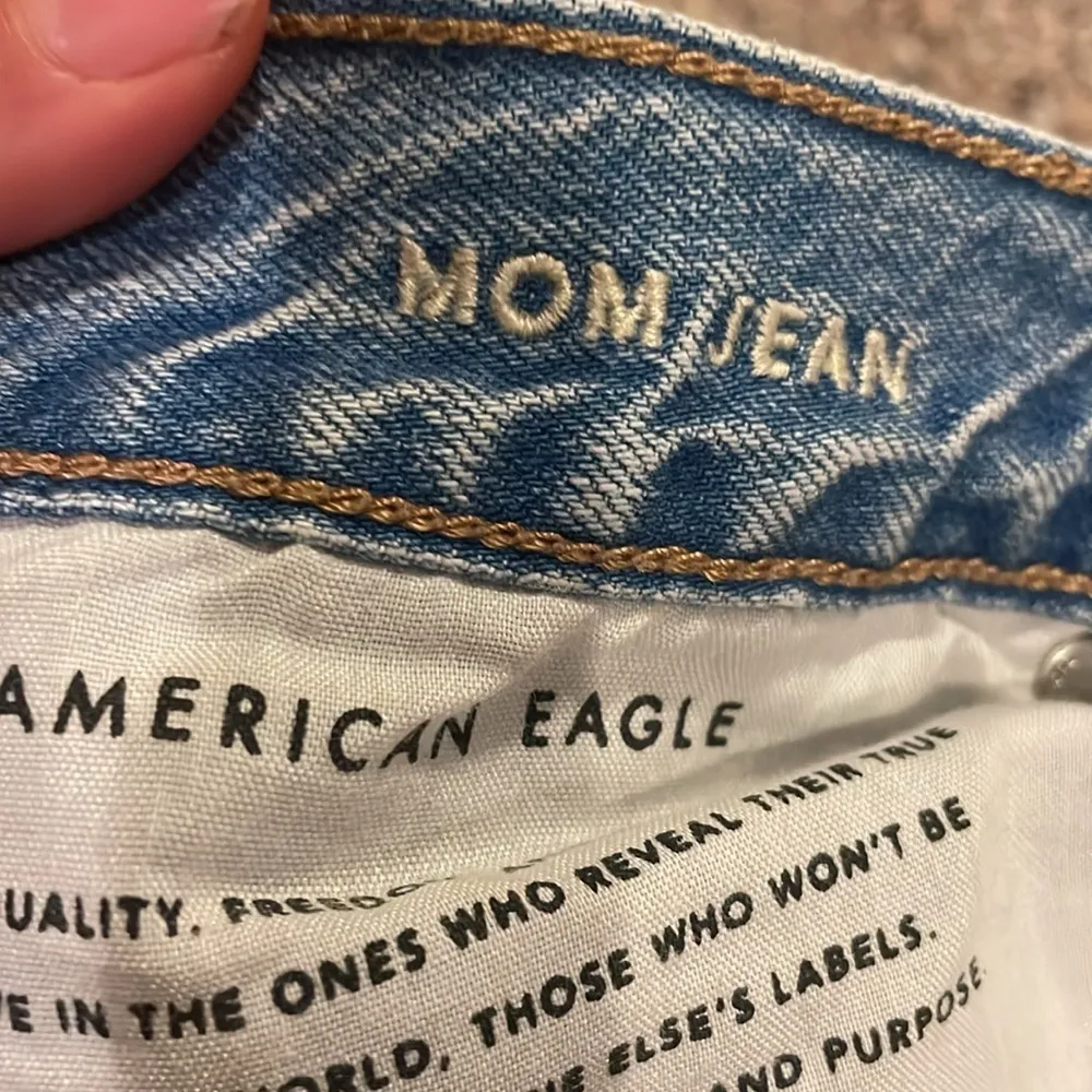Womens American Eagle Ripe Mom Jeans - Image 3