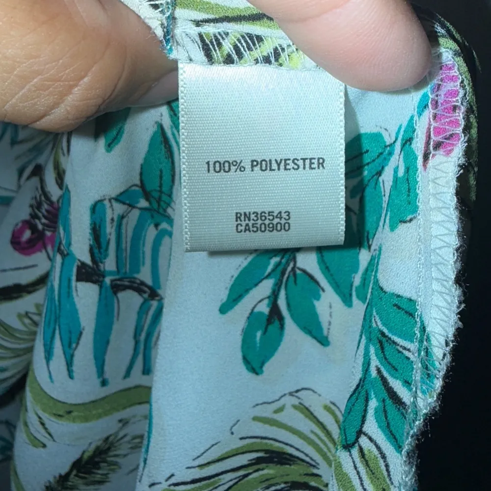 🎄Van Heusen Tropical Floral Top - Image 4