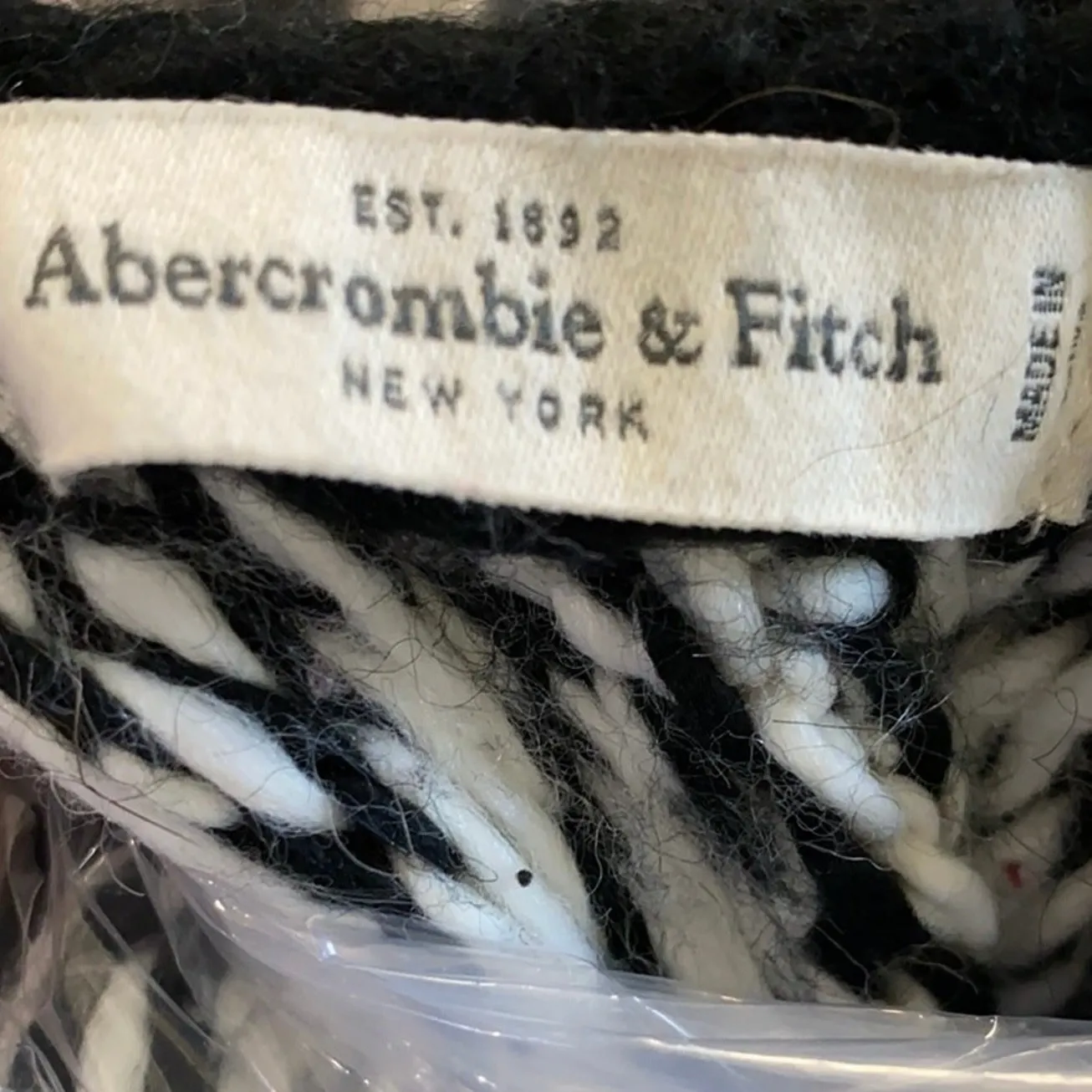 Abercrombie & Fitch Black & Cream Fair Isle Wool Blend Scarf - Image 6