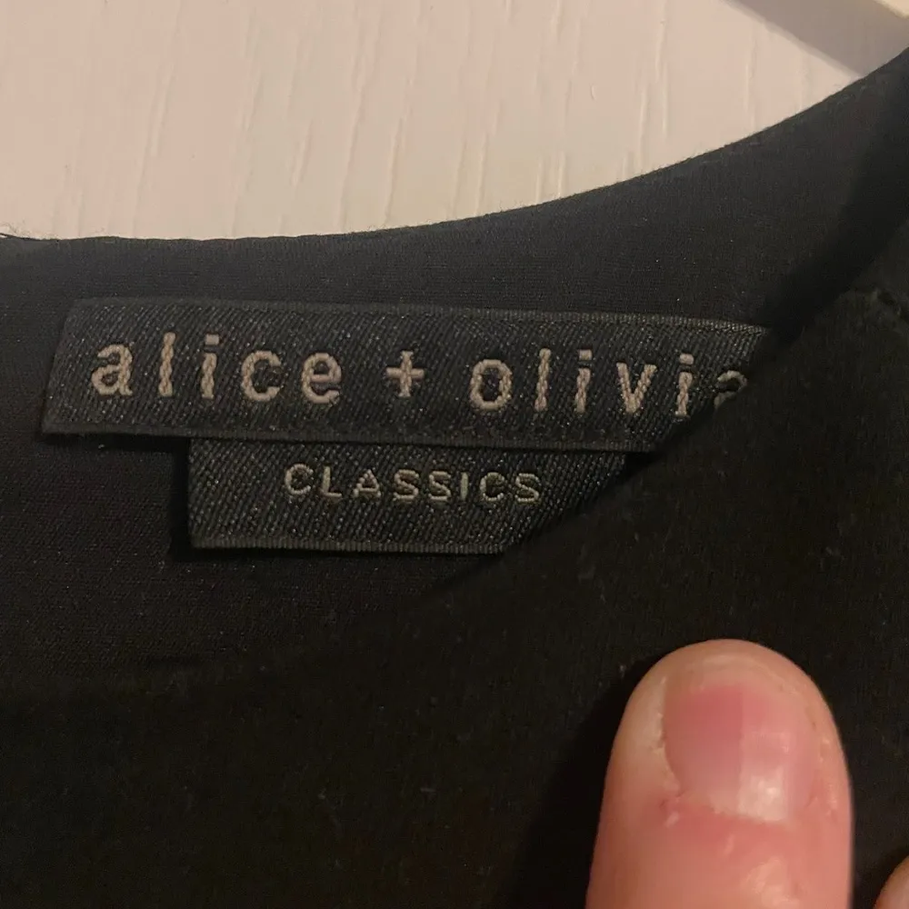 Alice + Olivia Black Shift Dress 3/4 Sleeve Crew Neck 4 Basic Cocktail Vacation - Image 4