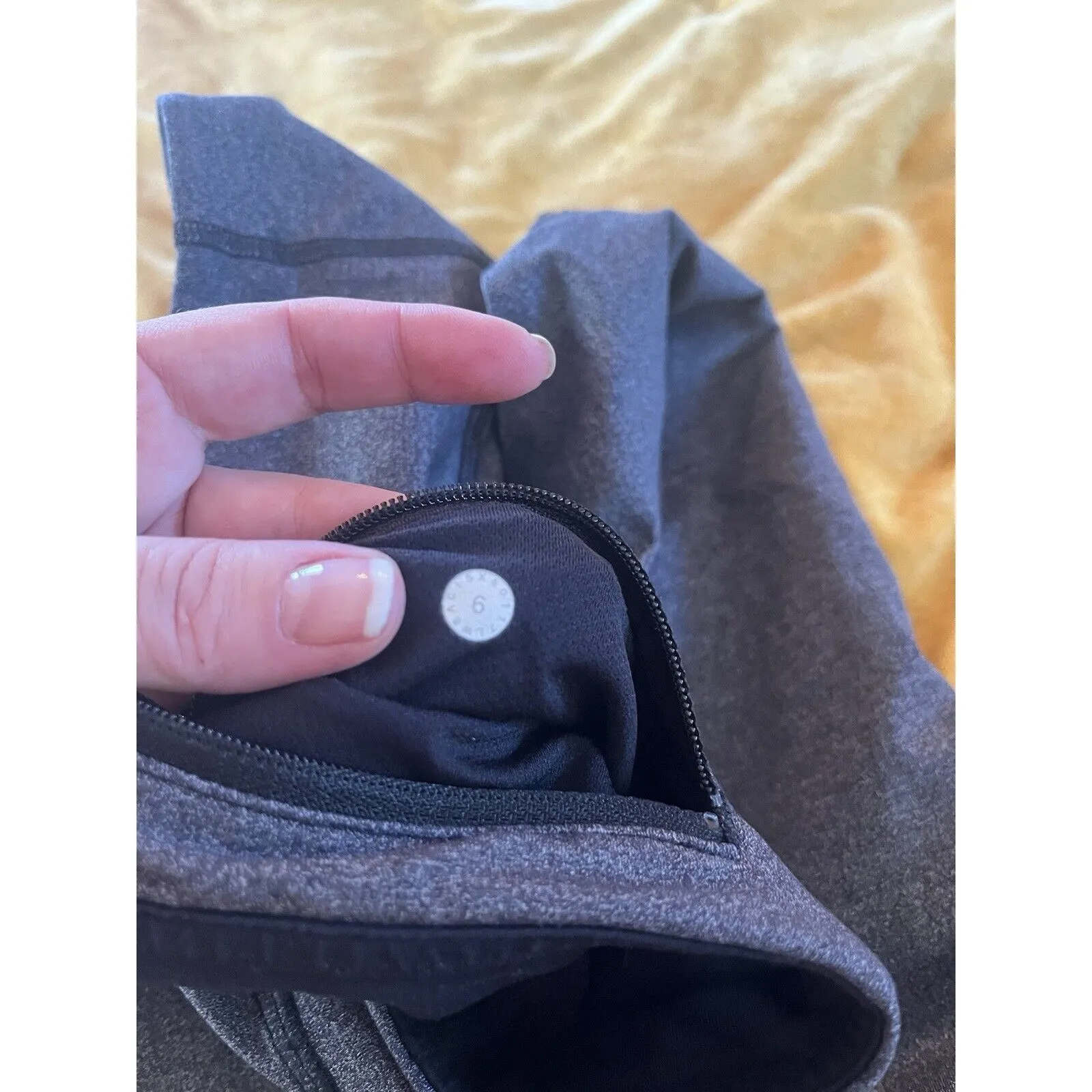 Lululemon Women's 6 Luxtreme Running Leggings Pants Gray Black 23’’ Zip Pocket - Image 11