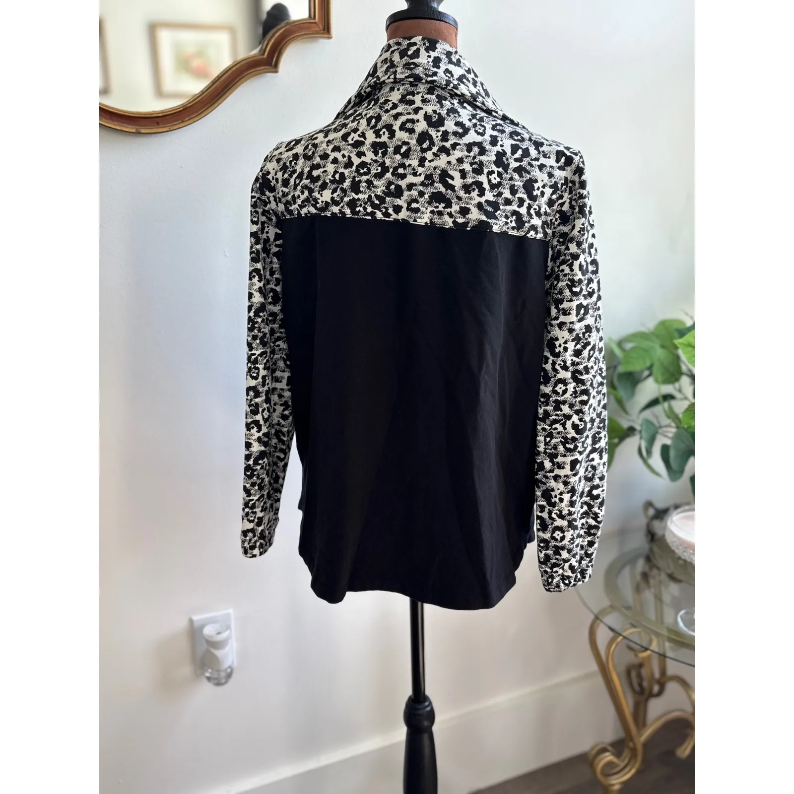 Ruby Rd Petite Women's Black‎ White Leopard Print Full Zip Jacket Small Black Size undefined - Image 4